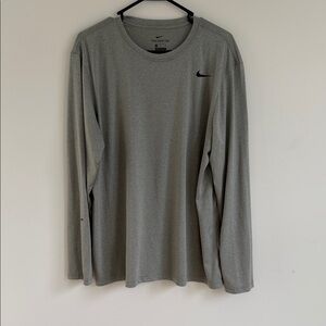 Nike Men's Long Sleeve Gray Tee